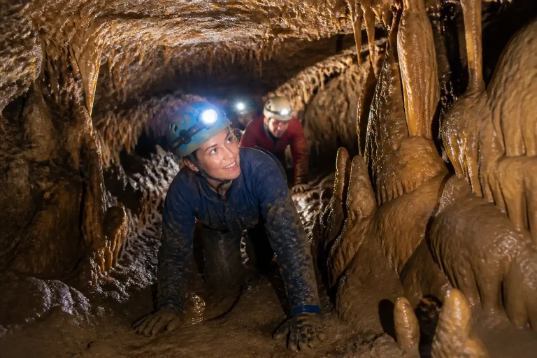 Découvrir la spéléologie