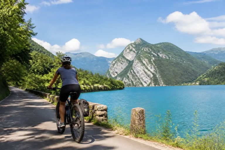 Faire une balade à vélo
